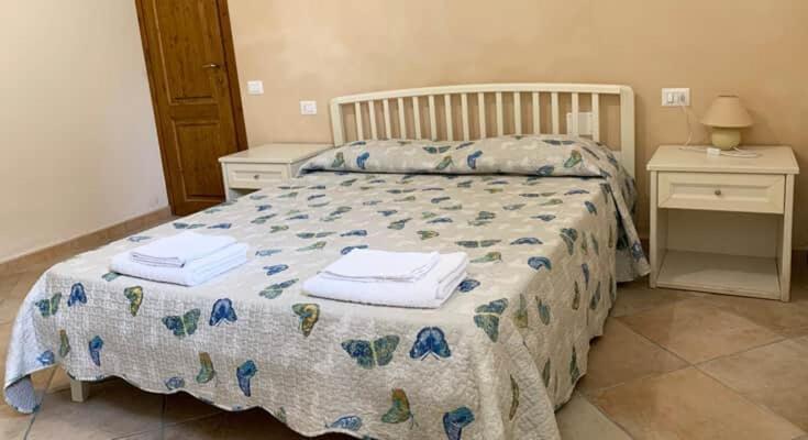 La Collina Apartment Monsampietro Morico Luaran gambar